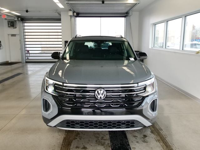 2026 Volkswagen Atlas — side profile view