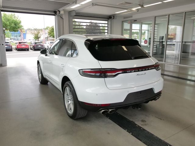 2019 Porsche Macan — interior view